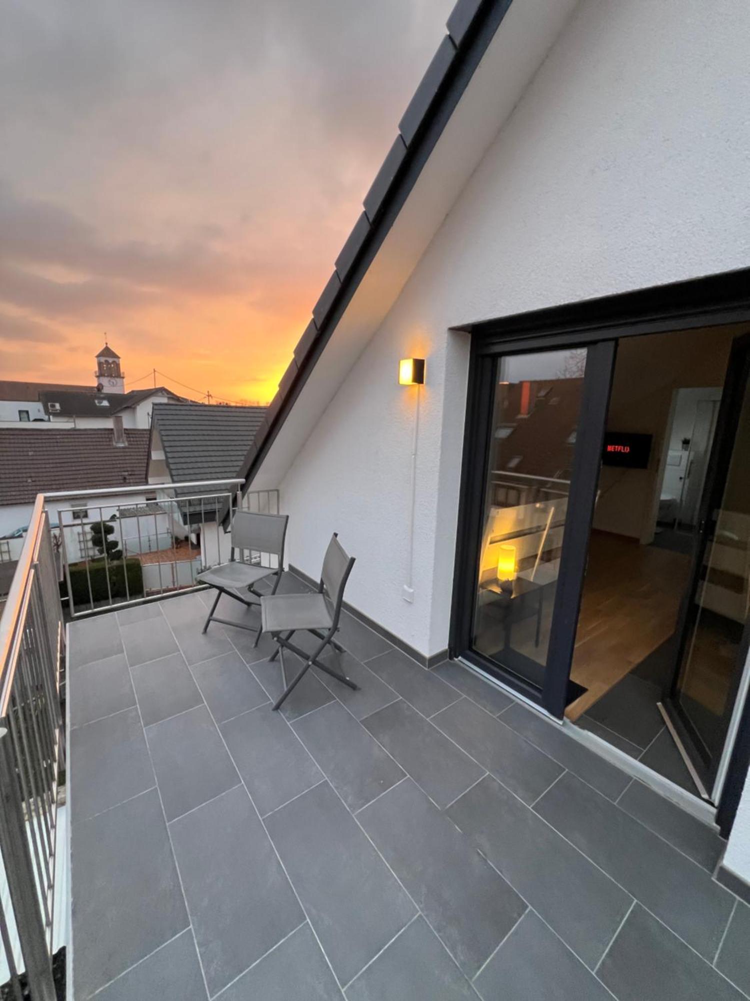Charmantes Studio-Apartment Im Herzen Von Neureut - Fussbodenheizung, Regendusche, Waschmaschine, Stellplatz Karlsruhe Exterior photo